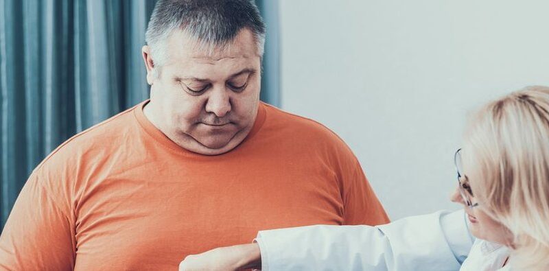 Pacjent z otyłością wymaga kompleksowego leczenia